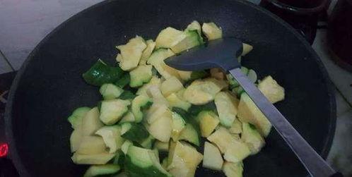 姜饼瓜怎么炒着吃,家常美味新尝试
